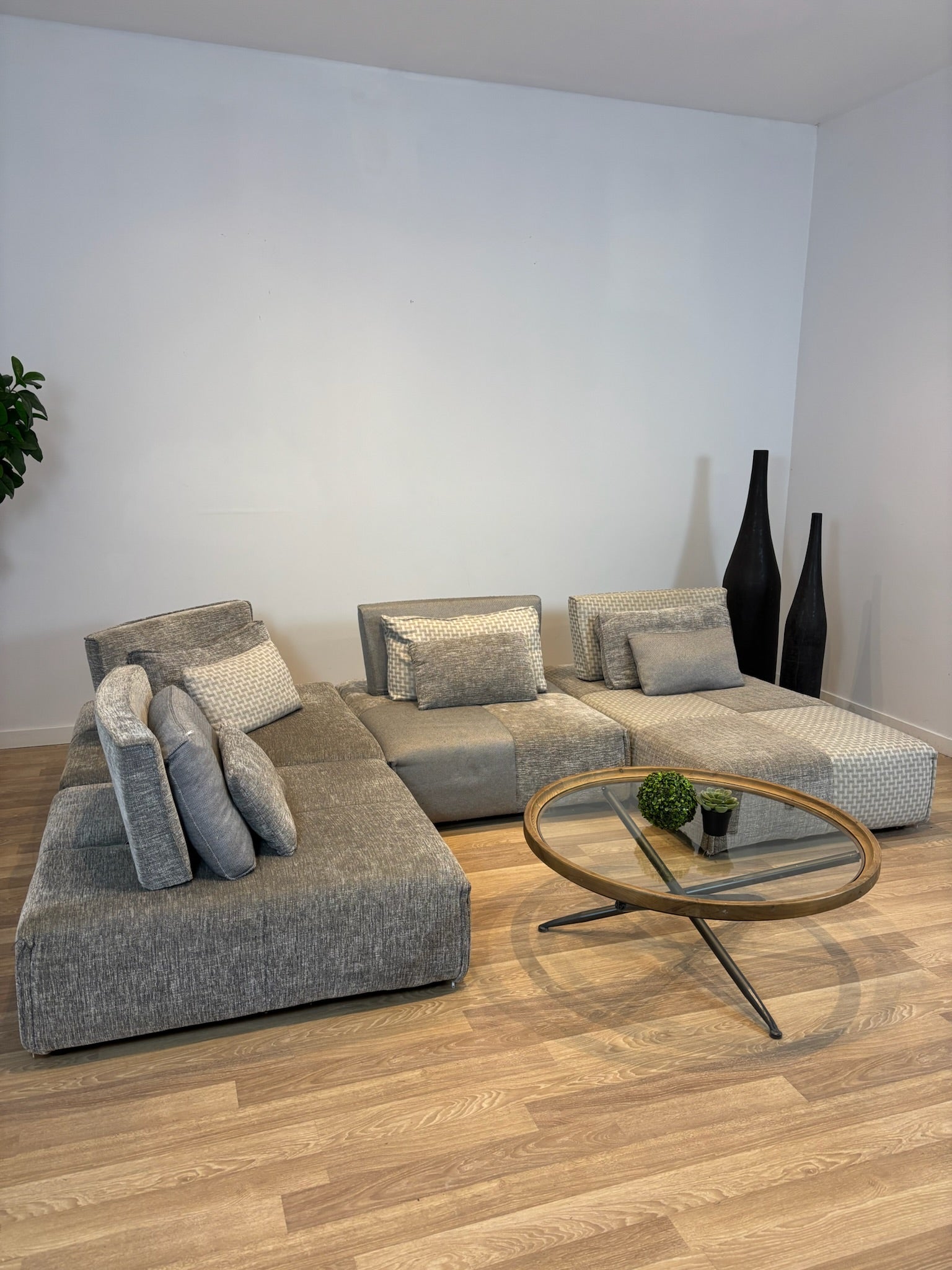 Maison Corbeil Modular Sectional with Adjustable Backrests - IMG_6959.JPG
