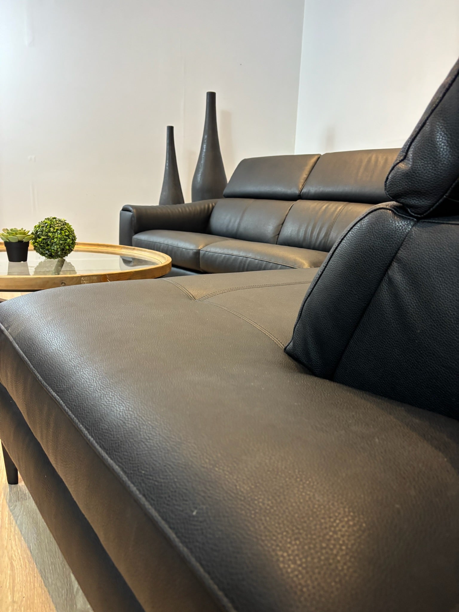 Structube Black Leather Sectional with Adjustable Headrests - IMG_7113.JPG