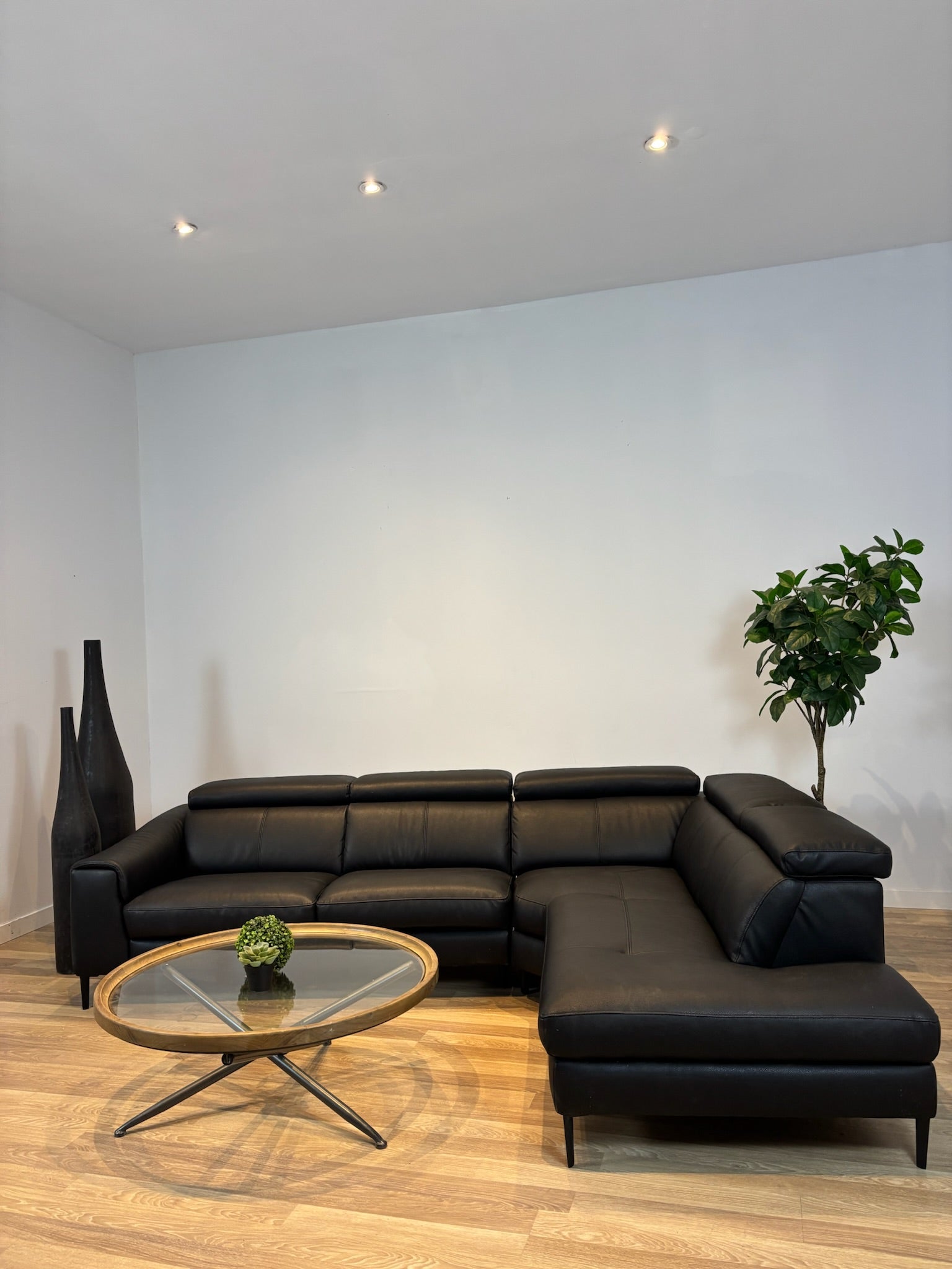 Structube Black Leather Sectional with Adjustable Headrests - IMG_7116.JPG